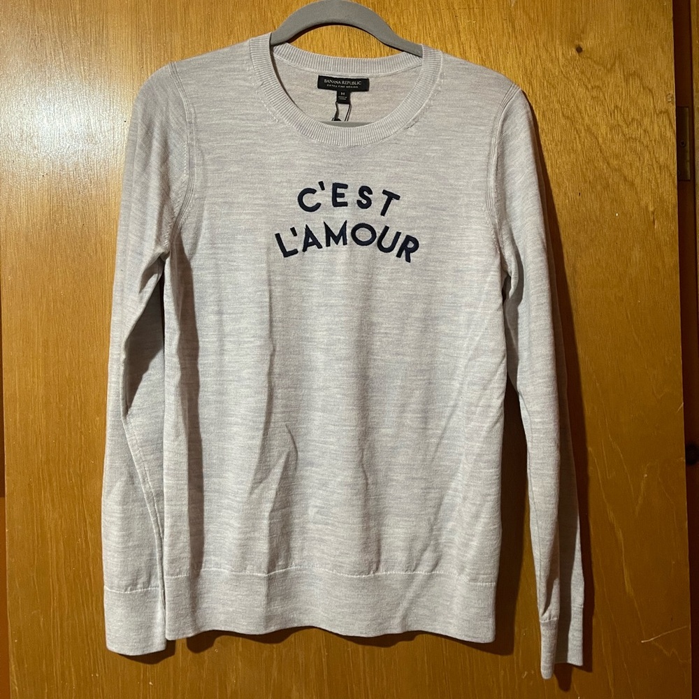Women’s Sz M Banana Republic Sweater. Super soft ❤️